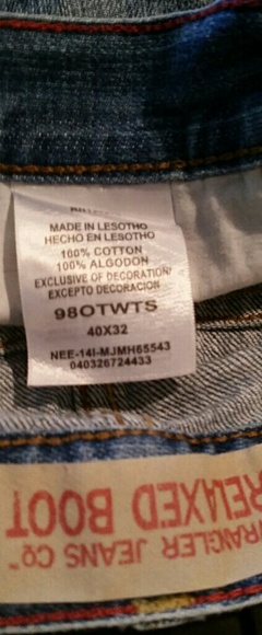 Wrangler relaxed boot fit jeans - Picture 3 of 3